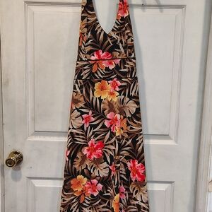 New/Never Woren/ AB Studio Women's Size 10 Floral Halter Maxi Dress